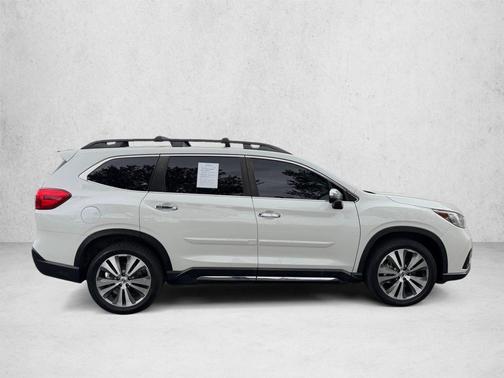 Crystal White Pearl 2022 Subaru Ascent Touring 7-Passenger