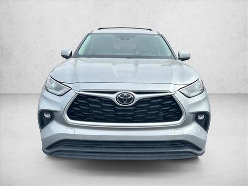 Celestial Silver Metallic 2021 Toyota Highlander LE