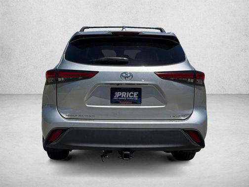 Celestial Silver Metallic 2021 Toyota Highlander LE