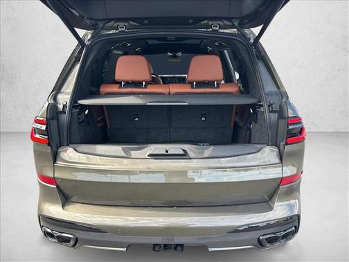 Manhattan Green Metallic 2025 BMW X7 M60i