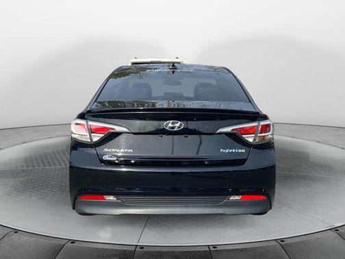 2017 Hyundai SONATA Hybrid SE