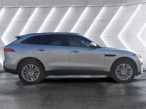 2017 Jaguar F-PACE 35t Prestige
