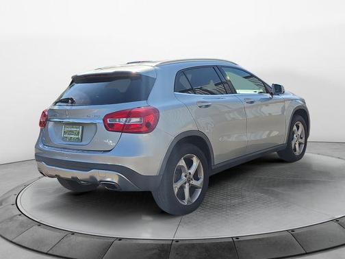 Polar Silver Metallic 2018 Mercedes-Benz GLA 250 4MATIC