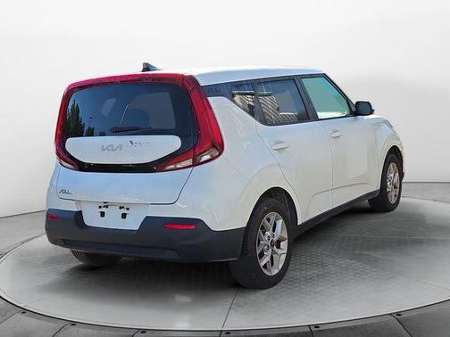 Snow White Pearl 2022 Kia Soul LX