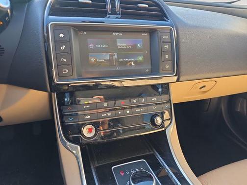 2017 Jaguar XE 35t Prestige