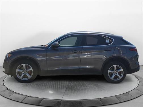 2018 Alfa Romeo Stelvio Base