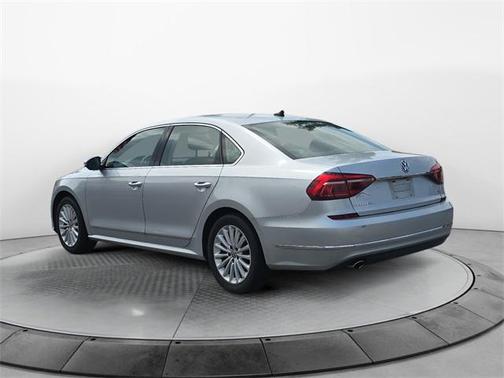 2017 Volkswagen Passat 1.8T SE