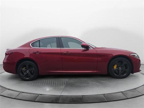 2018 Alfa Romeo Giulia Ti Lusso