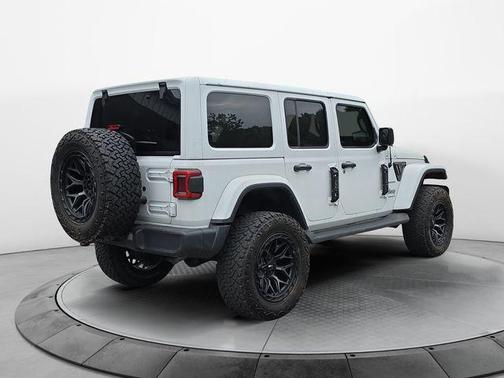 Bright White Clearcoat 2023 Jeep Wrangler 4-Door Sahara