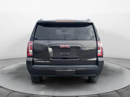 2017 GMC Yukon XL SLT