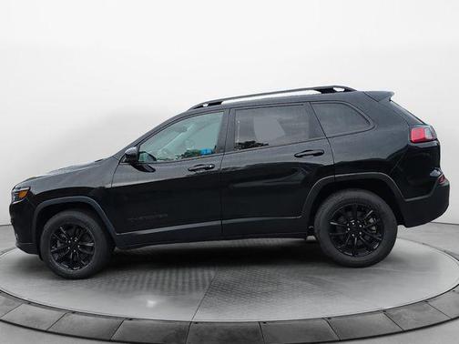 Diamond Black Crystal Pearlcoat 2023 Jeep Cherokee Altitude