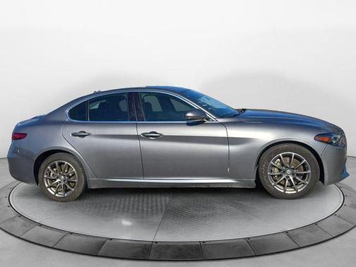 2018 Alfa Romeo Giulia Base