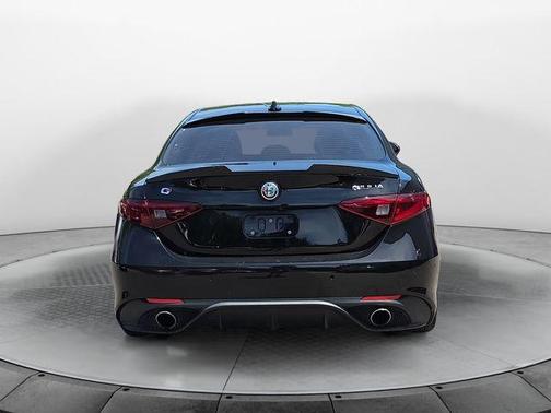 Alfa Black 2017 Alfa Romeo Giulia Base