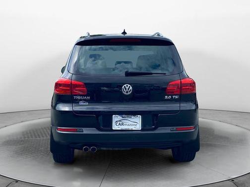 Deep Black 2015 Volkswagen Tiguan Auto SEL