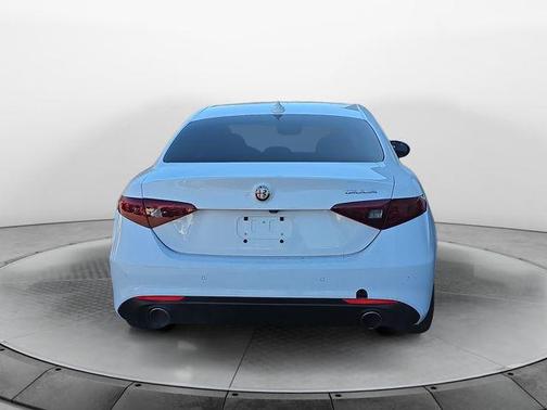 2018 Alfa Romeo Giulia Base