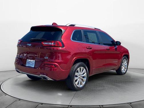 Deep Cherry Red Crystal Pearlcoat 2017 Jeep Cherokee Overland