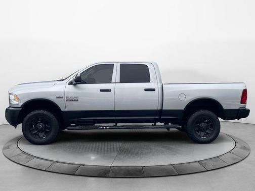 2017 RAM 3500 Tradesman Crew Cab 4x4 6'4' Box