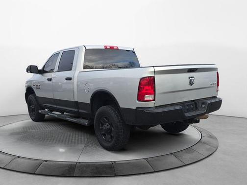2017 RAM 3500 Tradesman Crew Cab 4x4 6'4' Box