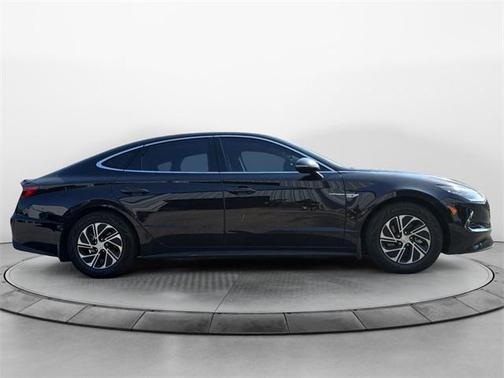 2023 Hyundai SONATA Hybrid Base
