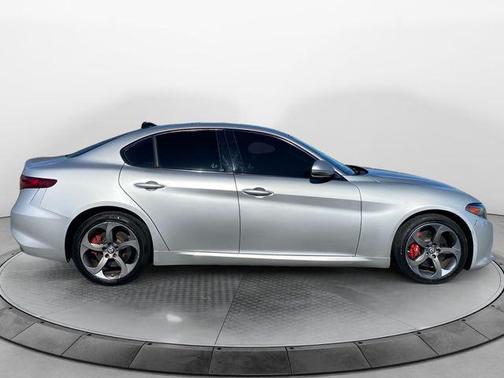 2017 Alfa Romeo Giulia Base