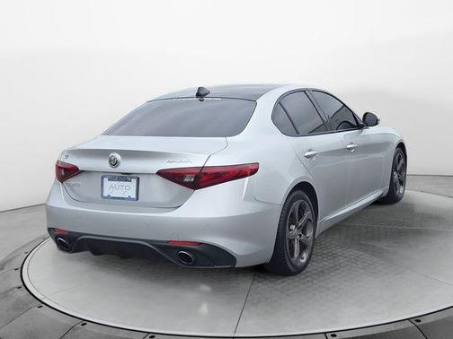 2017 Alfa Romeo Giulia Base