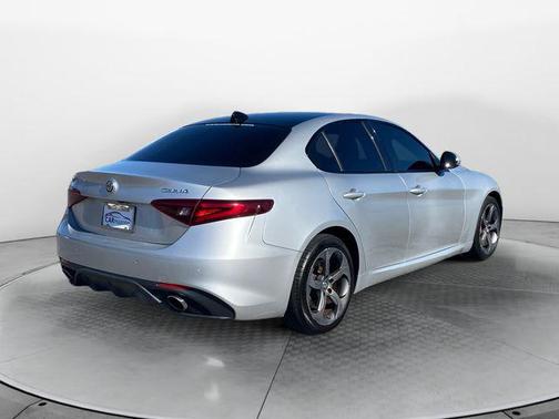 2017 Alfa Romeo Giulia Base