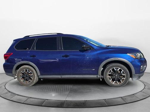 2020 Nissan Pathfinder SL 2WD