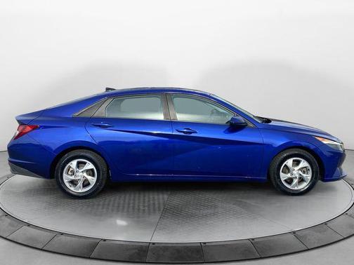 2021 Hyundai ELANTRA SE