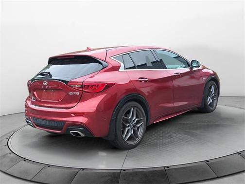 2018 INFINITI QX30 Sport