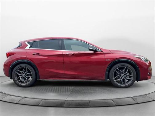 2018 INFINITI QX30 Sport