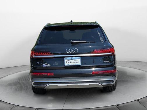 Black Metallic 2022 Audi Q7 45 Premium