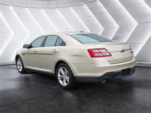 2017 Ford Taurus SE