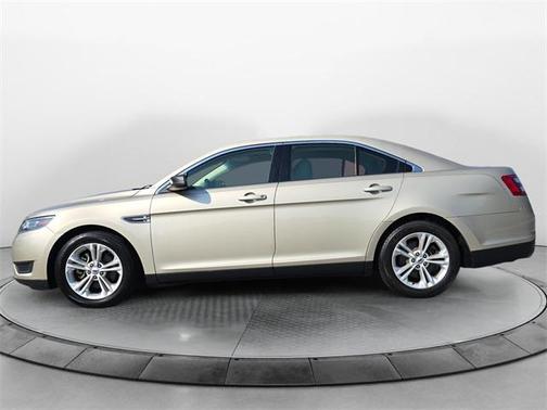 2017 Ford Taurus SE