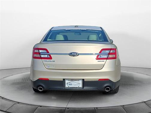 2017 Ford Taurus SE