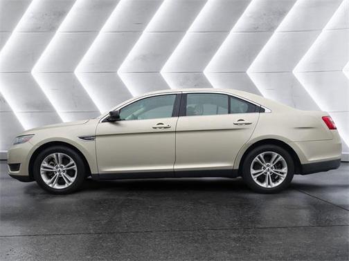 2017 Ford Taurus SE