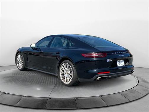 2018 Porsche Panamera Base