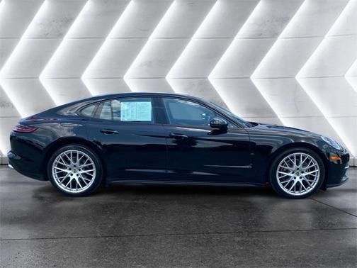 2018 Porsche Panamera Base