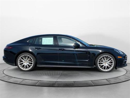 2018 Porsche Panamera Base