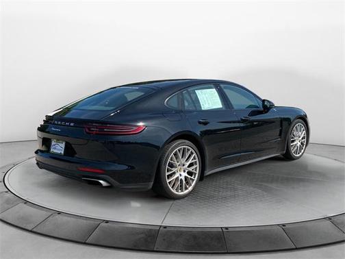 2018 Porsche Panamera Base