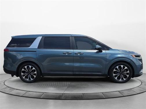 2022 Kia Carnival EX