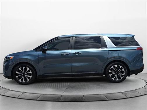 2022 Kia Carnival EX