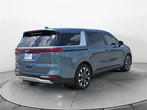 2022 Kia Carnival EX