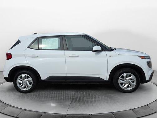 2021 Hyundai VENUE SE