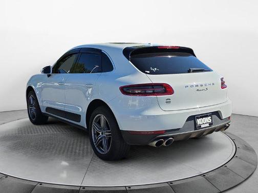 Carrara White Metallic 2017 Porsche Macan Macan