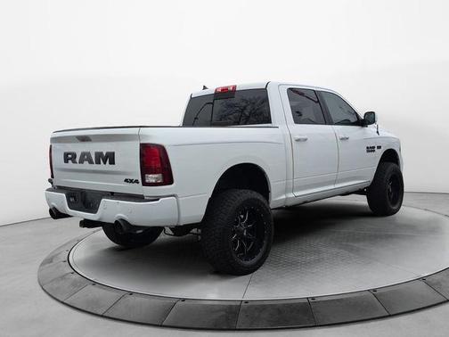 2018 RAM 1500 Night Crew Cab 4x4 5'7' Box