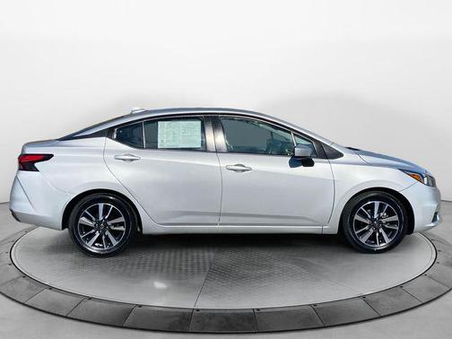 2022 Nissan Versa 1.6 SV