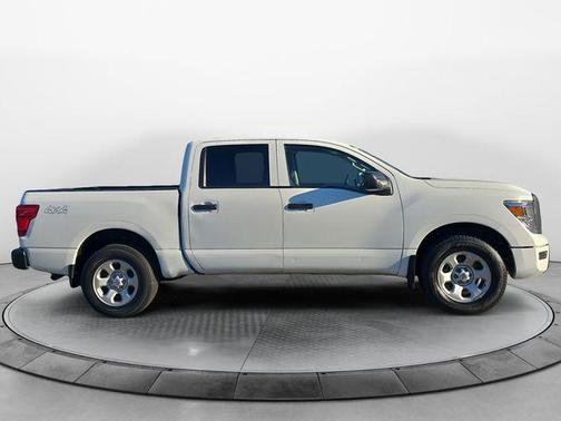 2022 Nissan Titan S