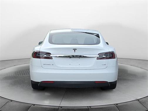 2016 Tesla Model S 70D