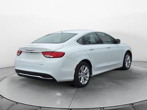 2017 Chrysler 200 Limited
