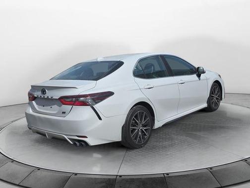 Ice Cap 2023 Toyota Camry SE